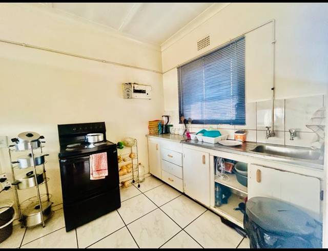 2 BEDROOM APARTMENT FOR SALE IN VANDERBIJLPARK CW 1